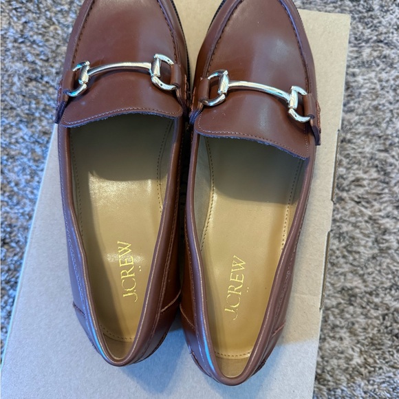 New in Box J Crew Classic Leather Loafers with Gold Buckle (Antique Oak) 8.5 - Picture 4 of 5